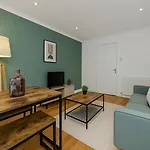 2 Bed Flat Near Old Street Station