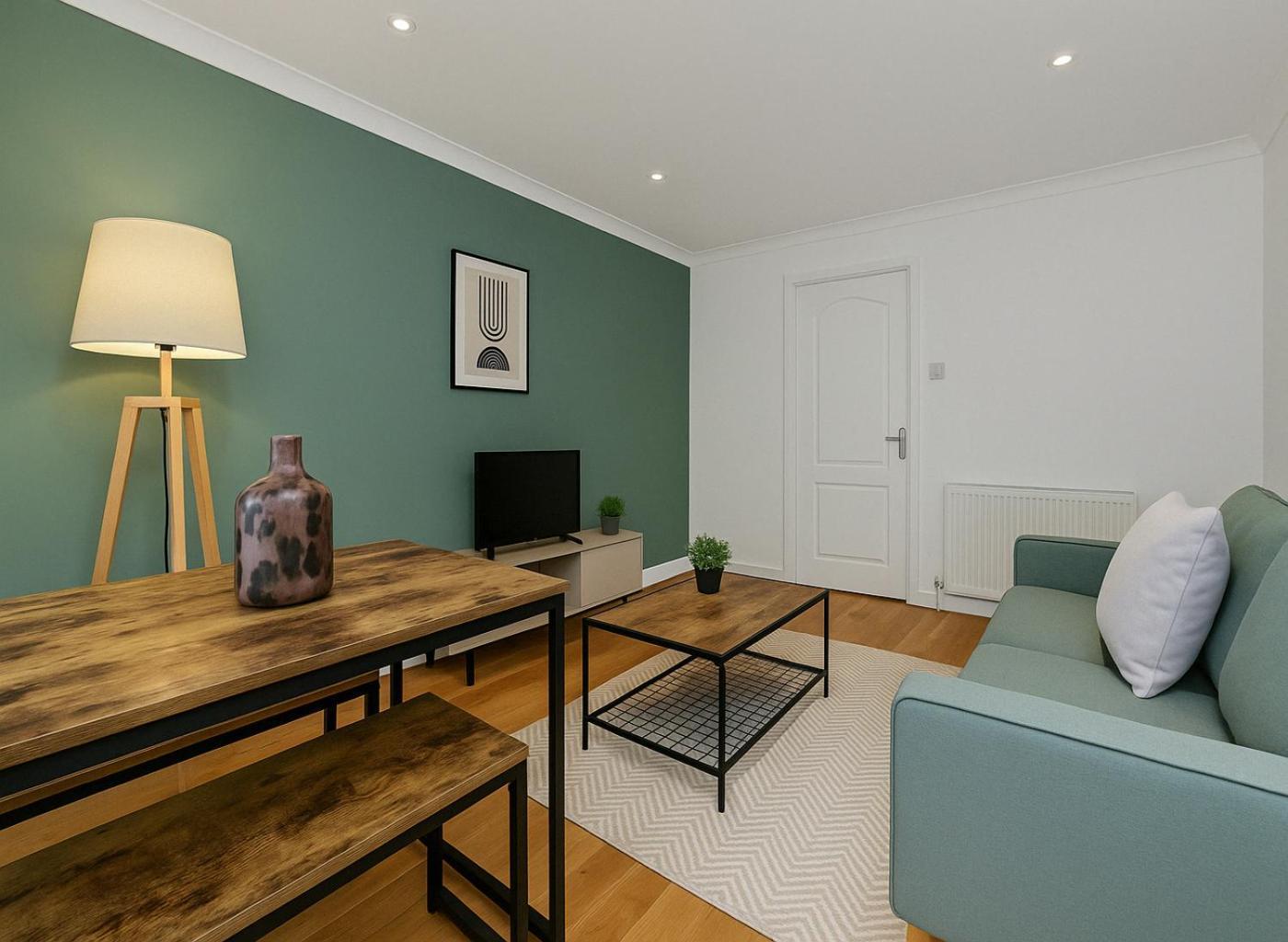 2 Bed Flat Near Old Street Station